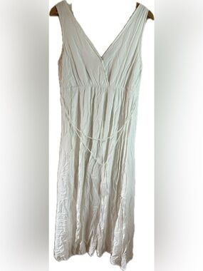 Shinestar White V-Neck Full-Length Slip